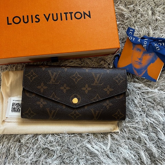 LOUIS VUITTON MONOGRAM SARAH WALLET LONG - Picture 4 of 15